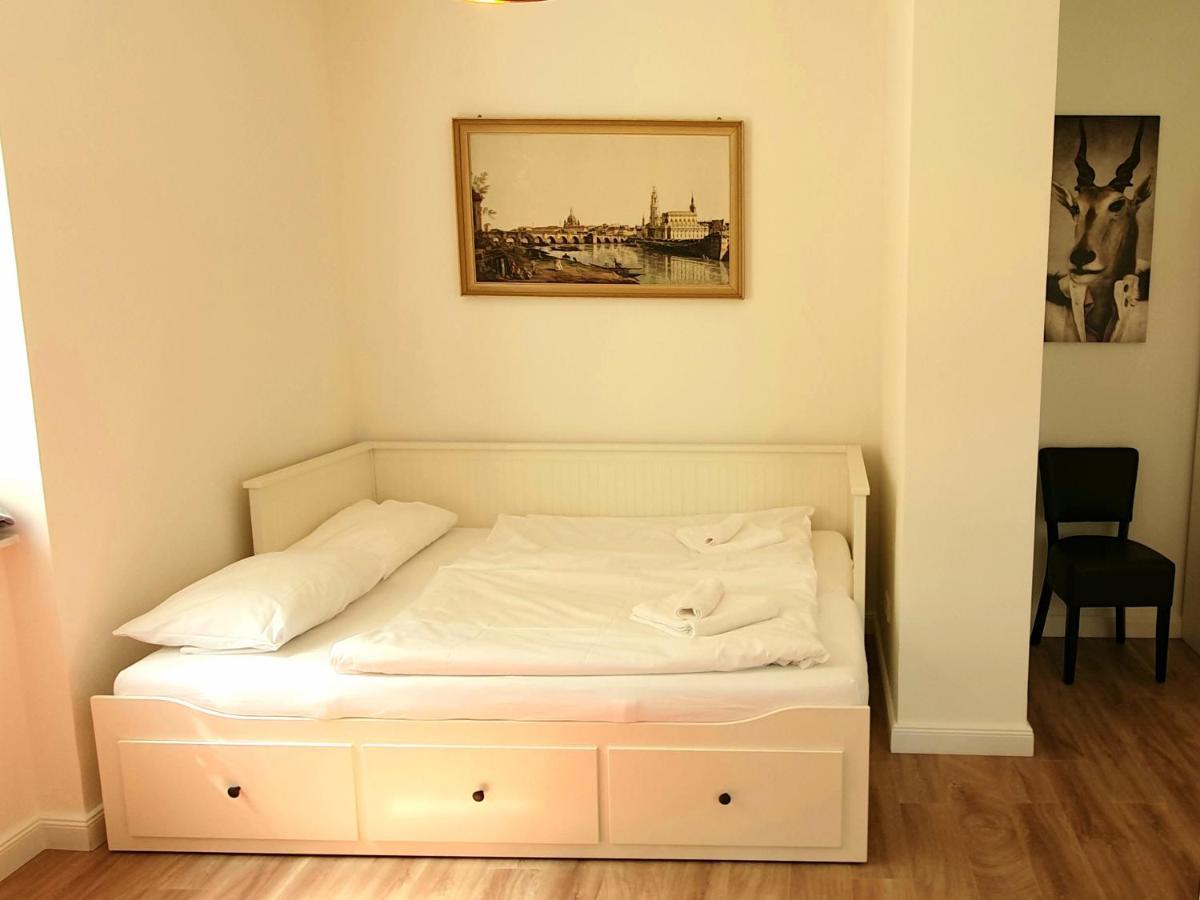Pineapple Apartments Dresdner Heide Mit Garten Drezno Zewnętrze zdjęcie
